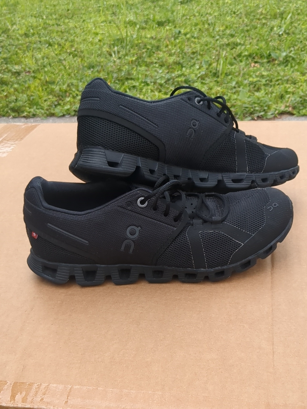 On Running On Cloud Athletic Shoes Black US 7.5